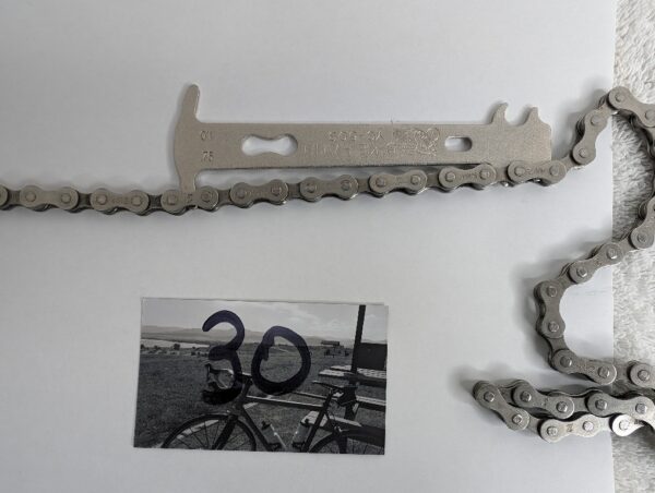 KMC Z7 4A-2 Bike Chain, 6,7,8 Speed, 104 Links, Excellent - Image 6