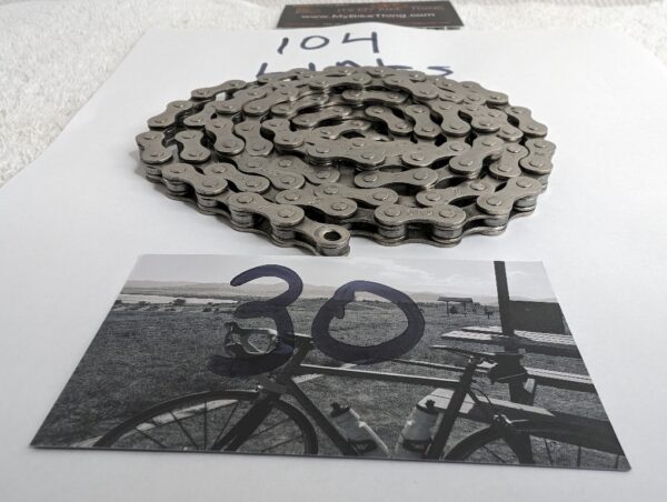 KMC Z7 4A-2 Bike Chain, 6,7,8 Speed, 104 Links, Excellent - Image 3