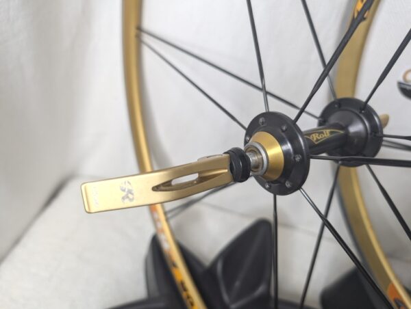 Rolf Vector Pro Wheelset, 700c, 16/14 Spoke, Shimano Freehub (8-10), Gold Rims - Image 4
