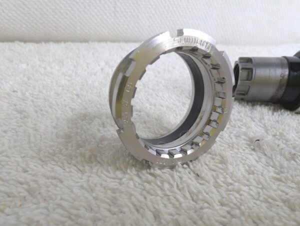 Shimano Ultegra BB-6500 Bottom Bracket | Octalink V1 | English 1.37x24 | 118.5 - 68mm Shell - Image 4