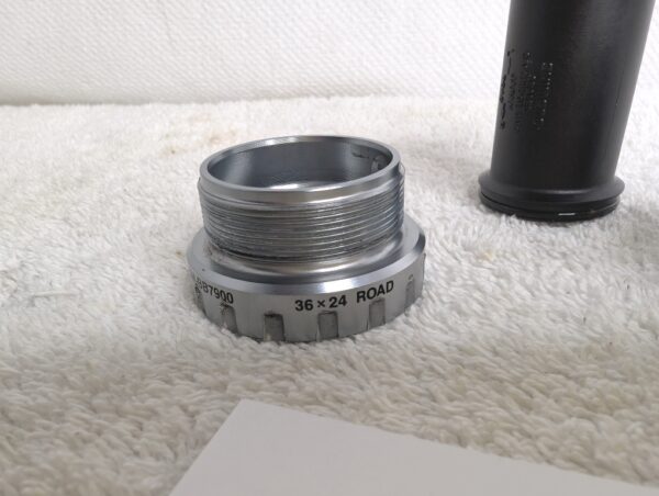 Shimano BB-7900 Dura-Ace Bottom Bracket | 36x24 Ita | Hollowtech II | 68mm Shell - Image 5