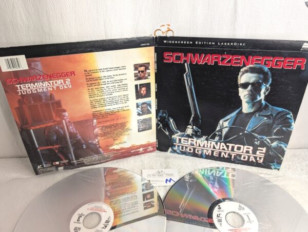 TERMINATOR 2: JUDGMENT DAY (1991) Arnold Schwarzenegger LaserDisc - Widescreen Edition - NM/G