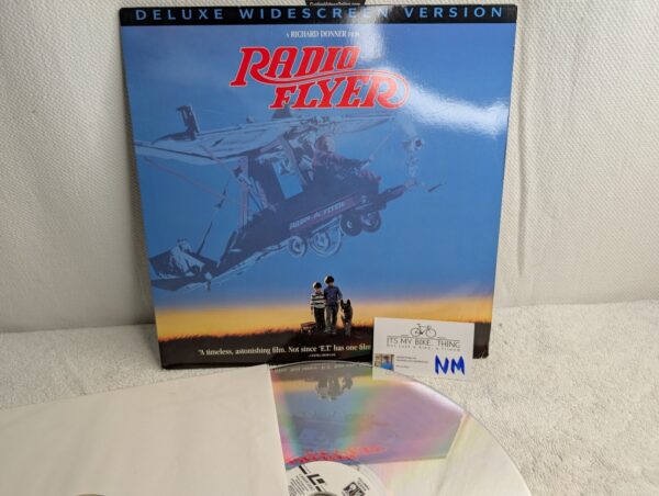 Radio Flyer (1992) Lorraine Bracco LaserDisc | Deluxe Widescreen Version (NM/VG+)