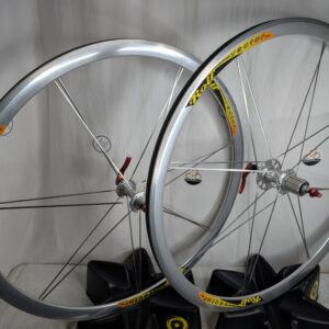 Rolf Vector Pro 700c Wheelset | Shimano Hub | Sealed Bearings | 14/16 Aero Bladed Spokes |