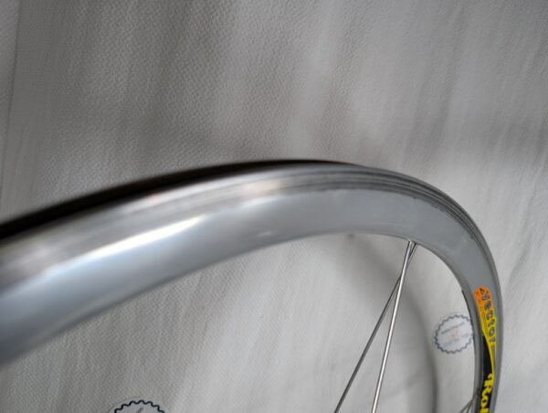 Rolf Vector Pro 700c Wheelset | Shimano Hub | Sealed Bearings | 14/16 Aero Bladed Spokes | - Image 2