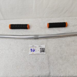 Aluminum MTB Flat Bar 582mm x 22.2mm x 3° | 162g | Litespeed OEM w/ Grips Excellent