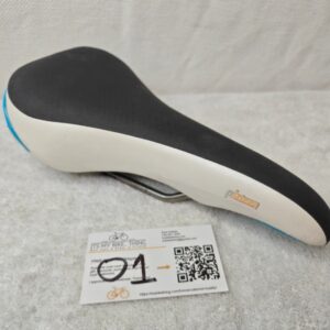 fi'zi:k Plateau Saddle | Titanio Ti Rails | 140x270mm White Black Road MTB VGC